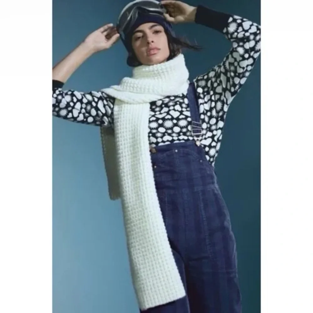 ⭐️ Maeve Anthropologie Sunshine in my Heart Cozy Sweater Black White Sun MEDIUM - Picture 4 of 14